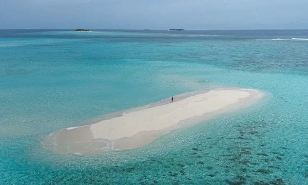 Mathiveri Finolhu banc de sable a pied