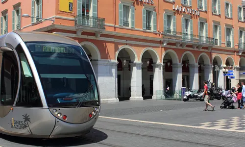 Avenue Jean-Médecin et Place Masséna à Nice