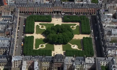 Quartier du Marais à Paris, Place des Vosges