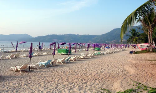 Patong Beach Phuket, plage touristique animée à éviter le soir Bangla Road