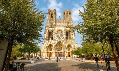 Centre Cathédrale Reims, intra-muros place du Parvis Drouet d'Erlon