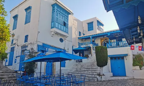 L'entrée du village et la gare TGM, Sidi Bou Saïd