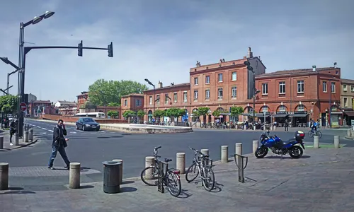 Quartier Saint-Cyprien Toulouse, marché halal rive gauche Garonne