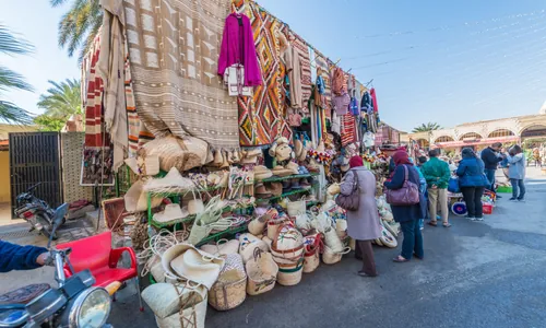 Le souk et la place Ibn-Chabbat, Tozeur