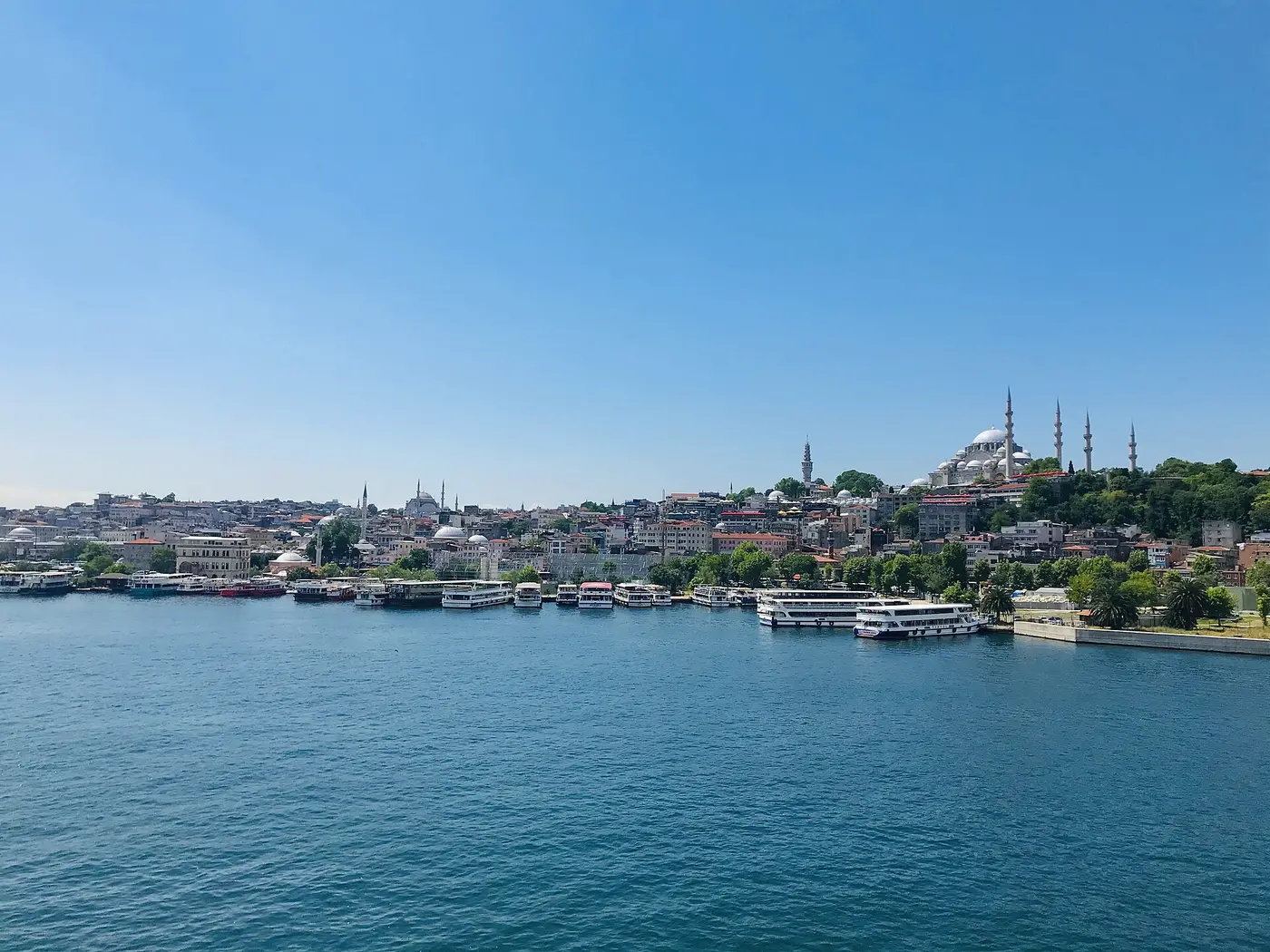 La mosquée Süleymaniye dominant la Corne d'Or, Istanbul
