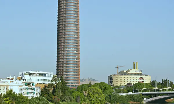 Eurostars Torre Sevilla, hôtel 4 étoiles tour moderne