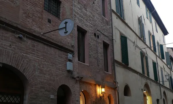 Torre del Fuggisole, Sienne