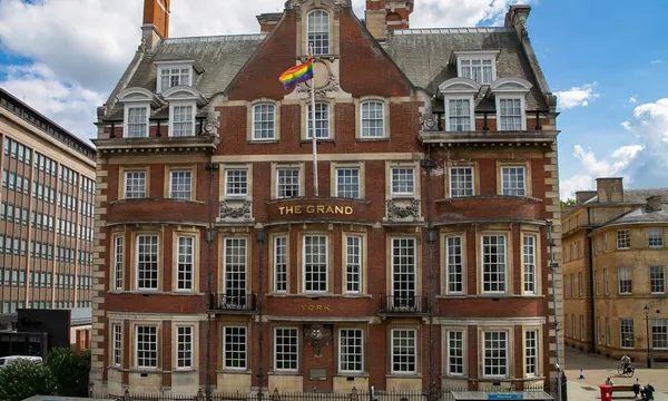 The Grand York, cinq étoiles face aux remparts