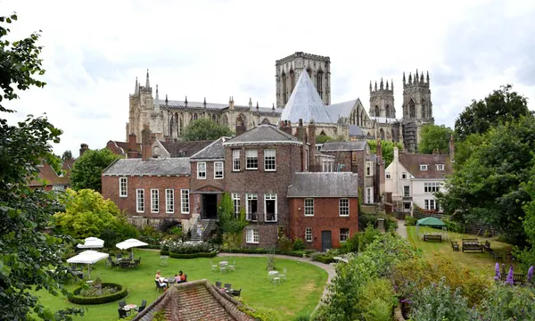Grays Court, maison historique derrière le Minster